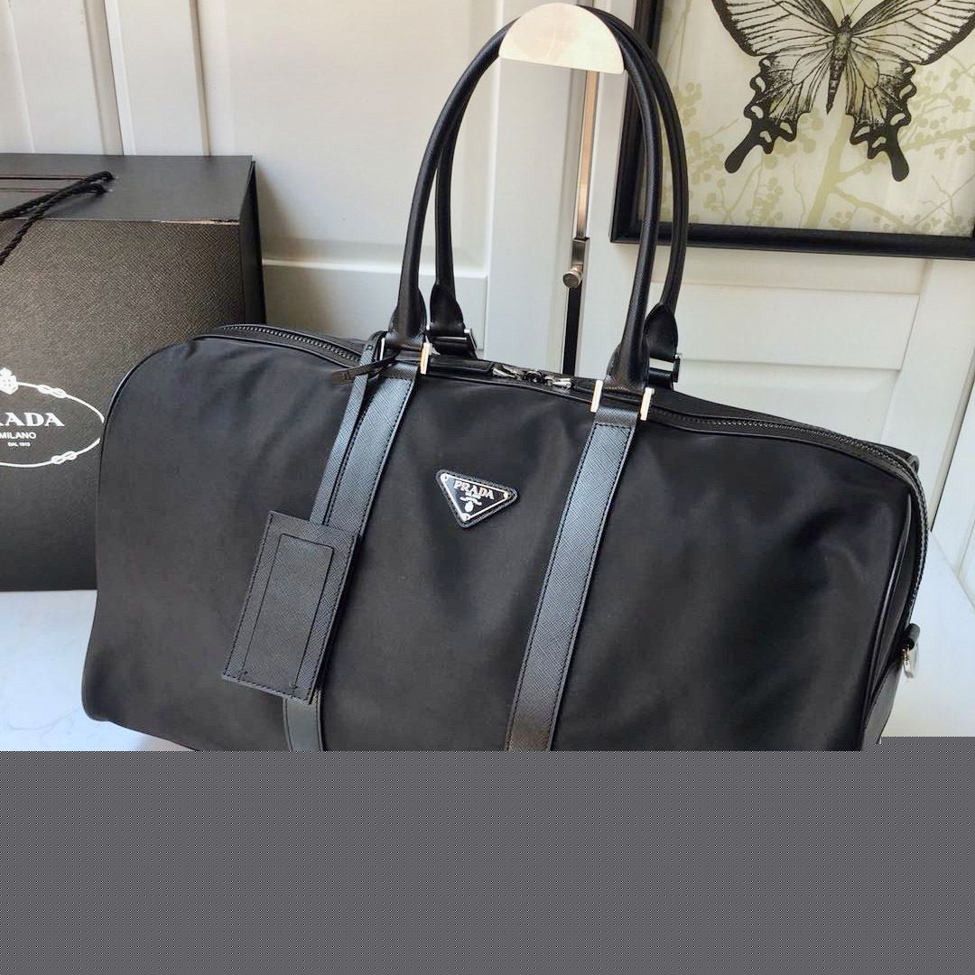 Pra*a travel bags